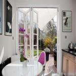 Folding Bifold Commercial Aluminium Doors Tempered Glass Inward / Outward
