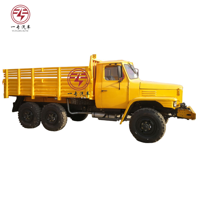 Half a Row Seat Rows 4X4 Off-Road Desert Transport Truck for Euro 3 Emission Standard