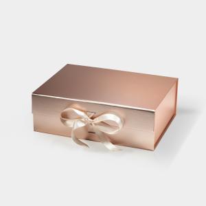 Quality Custom Luxury Paper Packaging Box Magnet Foldable Magnetic Gift Box Middle wholesale