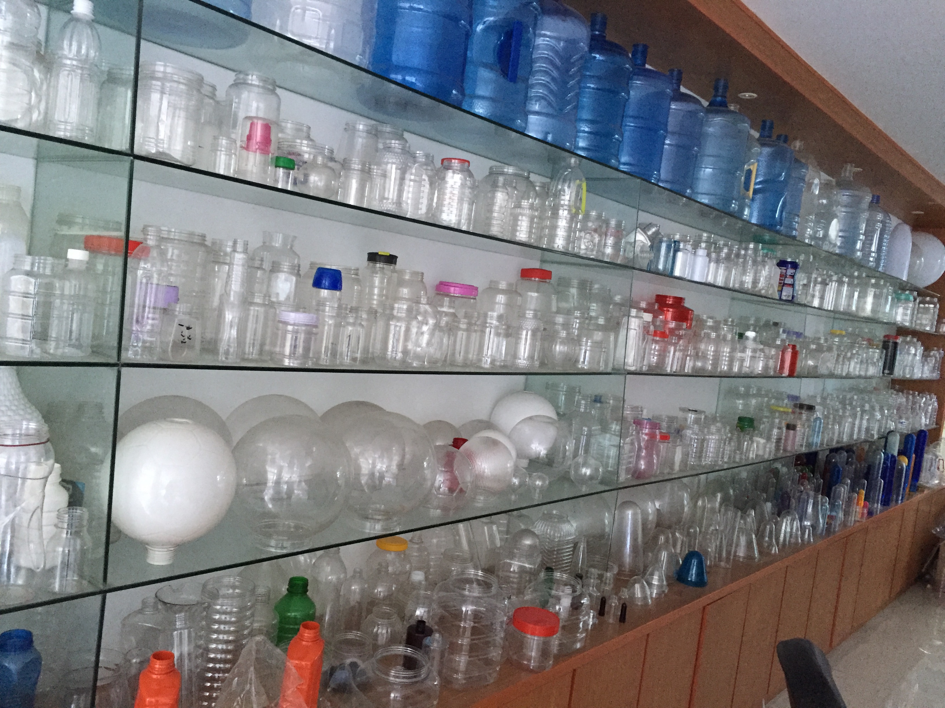 25-30 kW Power LGD-4-15 Plastic Pet Bottle Making Machine for Food Beverage Packaging