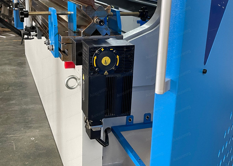 Cnc System 220Tons 3200mm DA53T 4+1 Hydraulic CNC Press Brakes With R Axis Steel Plate Bending Machine