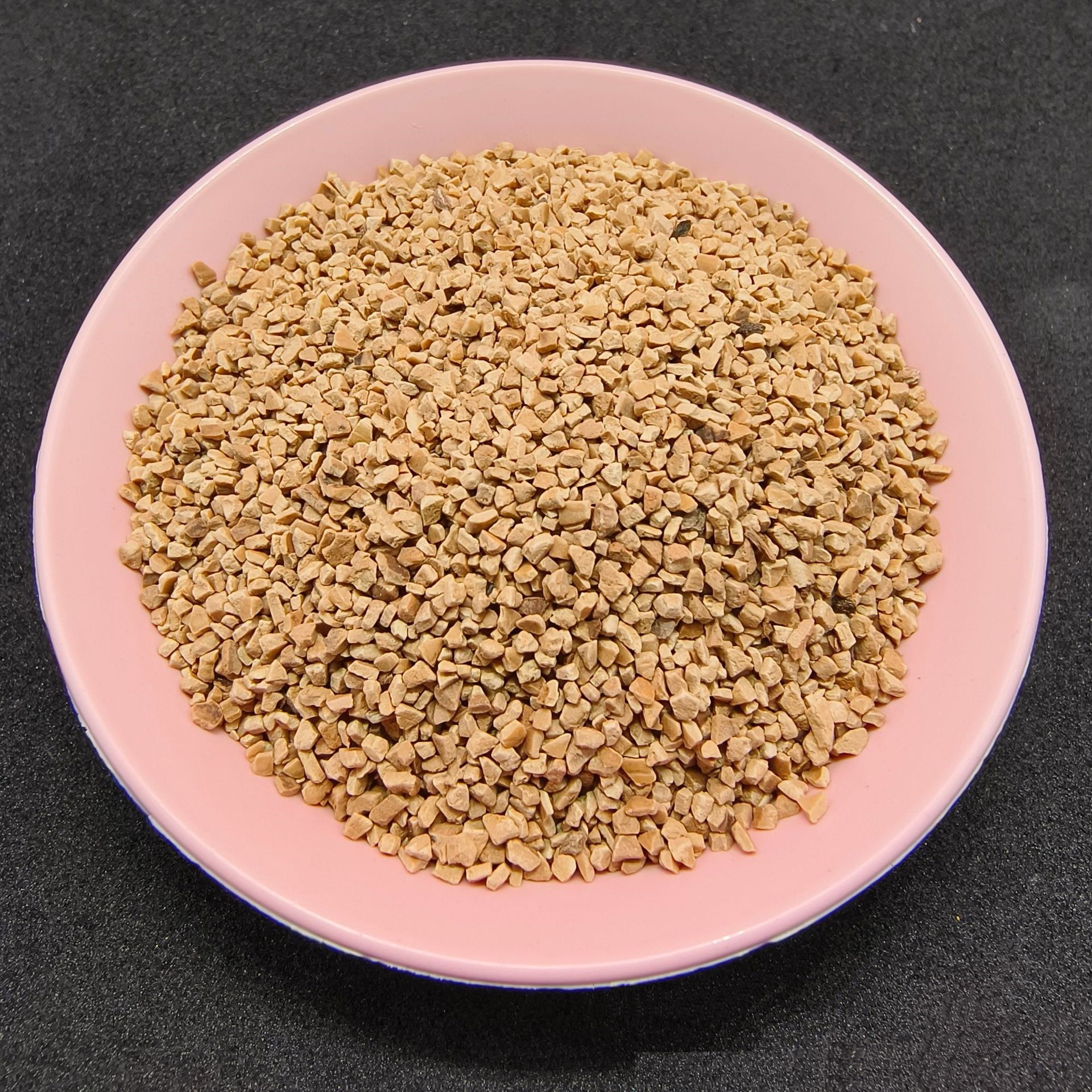 Walnut shell abrasive for sandblasting walnut shell cushion filling material Fruit shell abrasive polishing abrasive