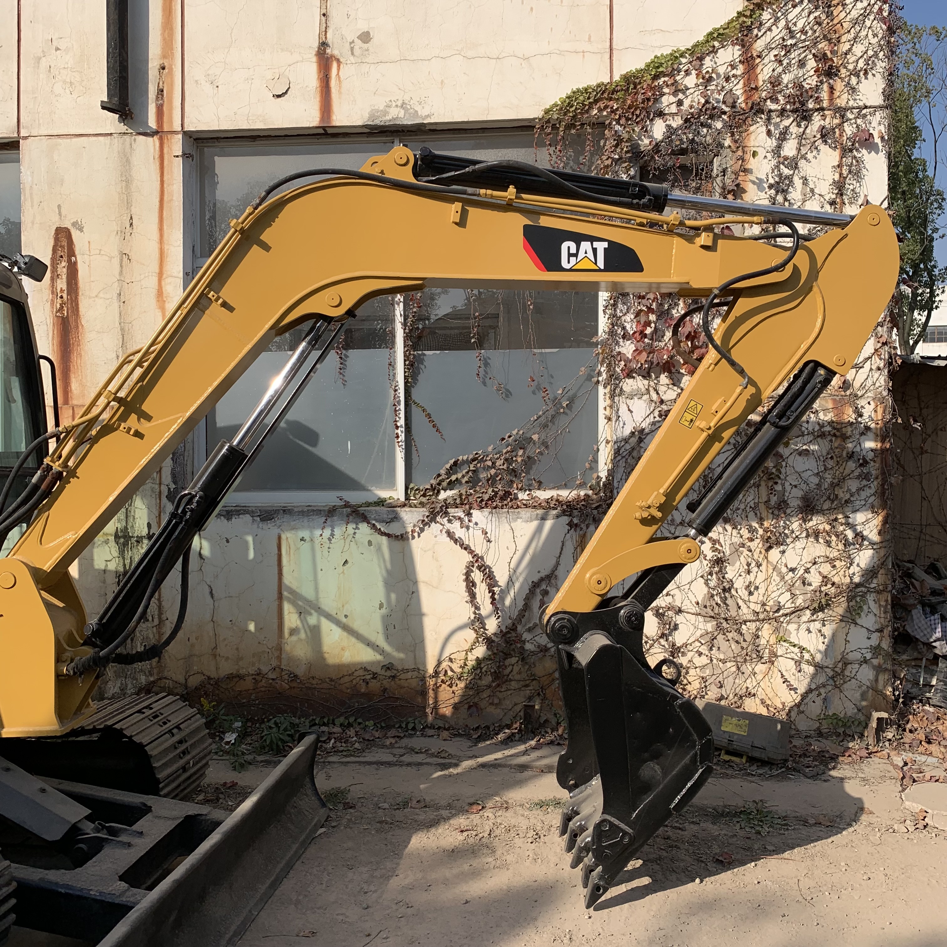 Cat306E Mini Japanese Excavator Imported Used Cat303 Cat306 Cat305.5 Good Condition