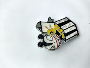 Quality Small Zinc Alloy Costume Brooches And Pins Disney Mickey Themed wholesale
