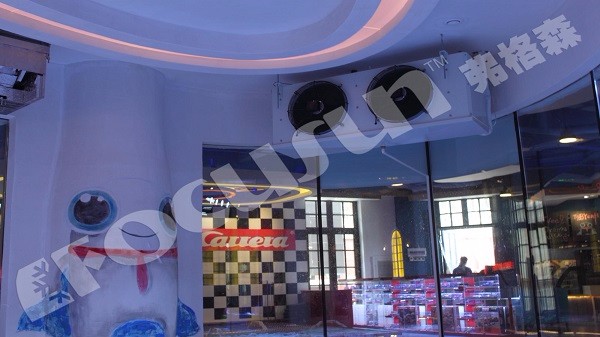 FAS-1300G Snow Making Machine for Playground High Technology 90 KG PLC Core Components