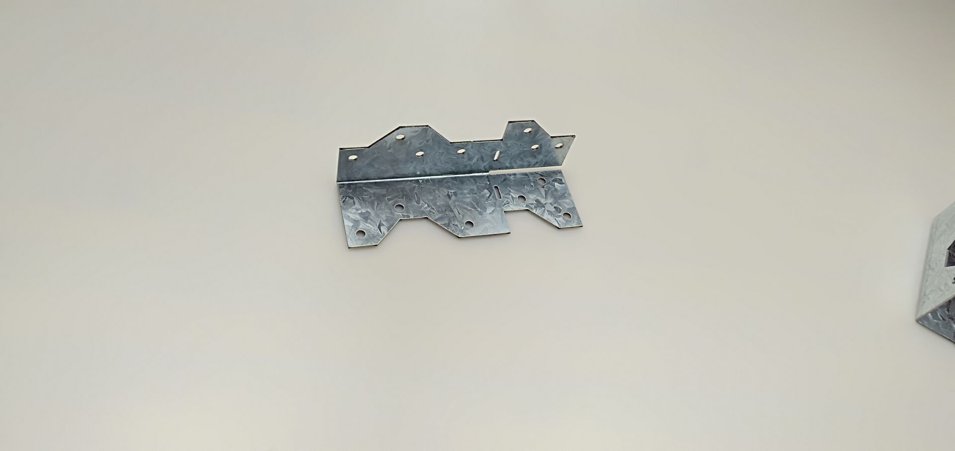 Thickness 1mm Galvanized Steel Adjustable Framing Angles Plate Connectors for Wood