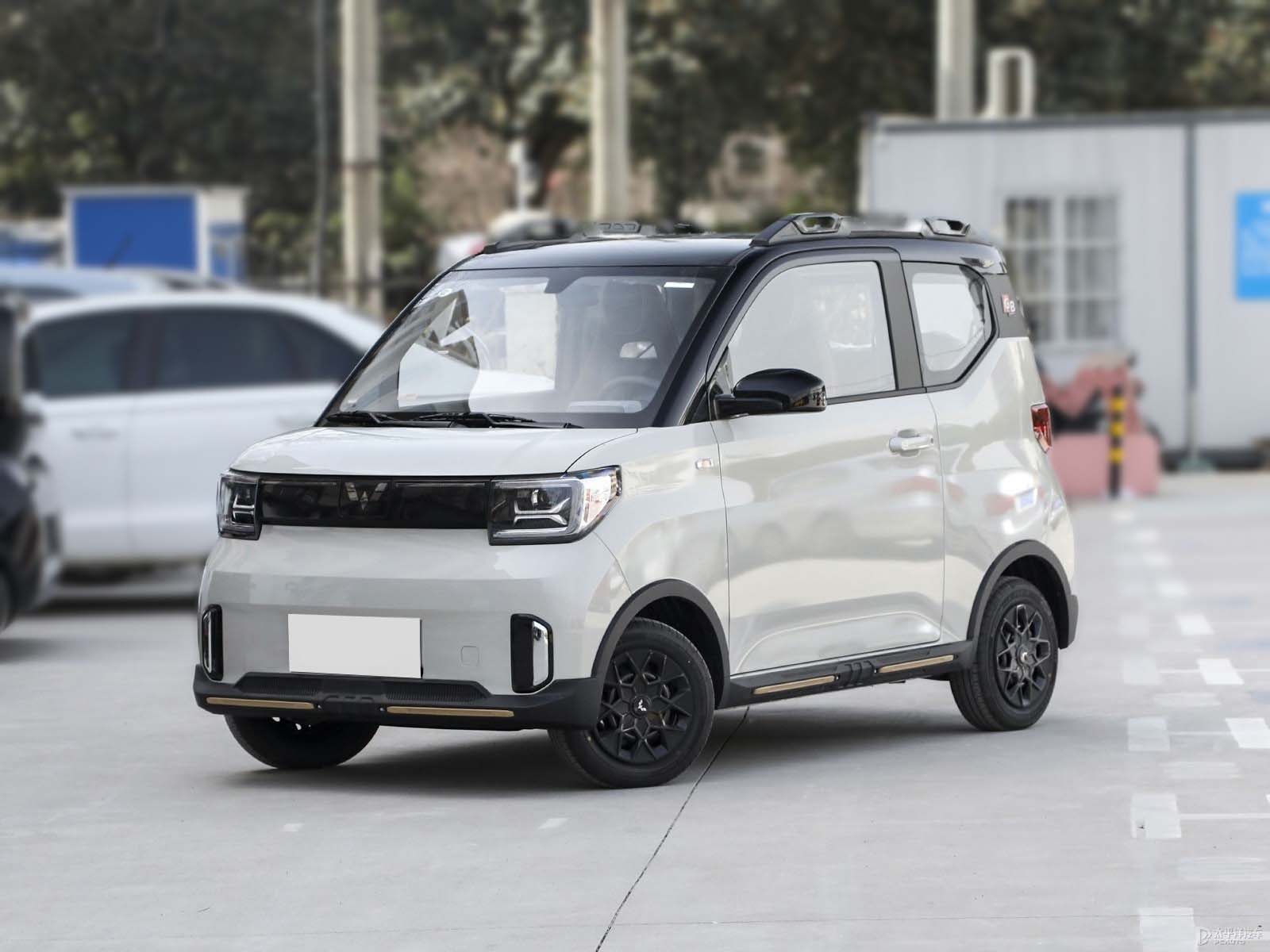 Made in China, SAIC GM Wuling mini electric car is a small electric car, and the popular ternary lithium battery