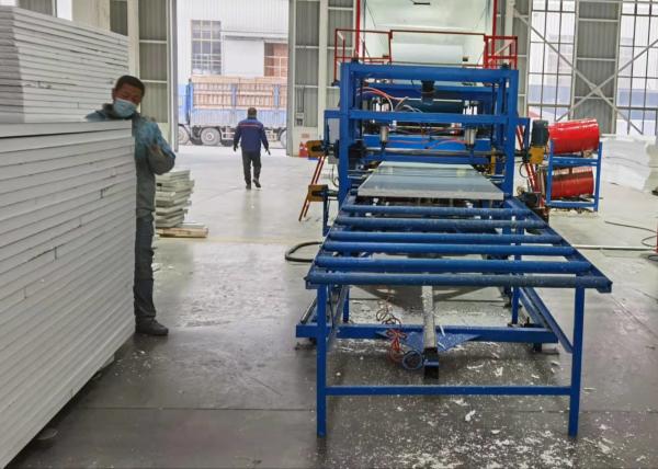 Cheap 32kw Main Motor Power EPS Sandwich Panel Forming Machine 3-6m/Min Speed for sale