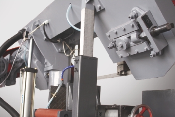 CHENLONG CH280 Semi Automatic Band Saw With Roller Table For Cutting Metal