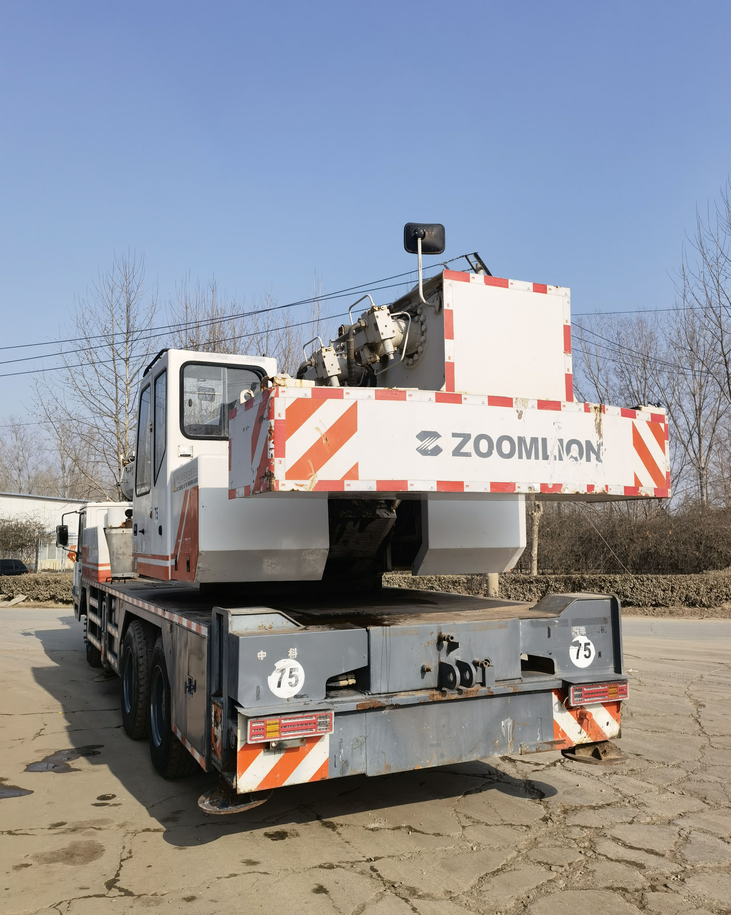 Zoomline 25 ton used mounted truck with parts truck cranes crane in good condition