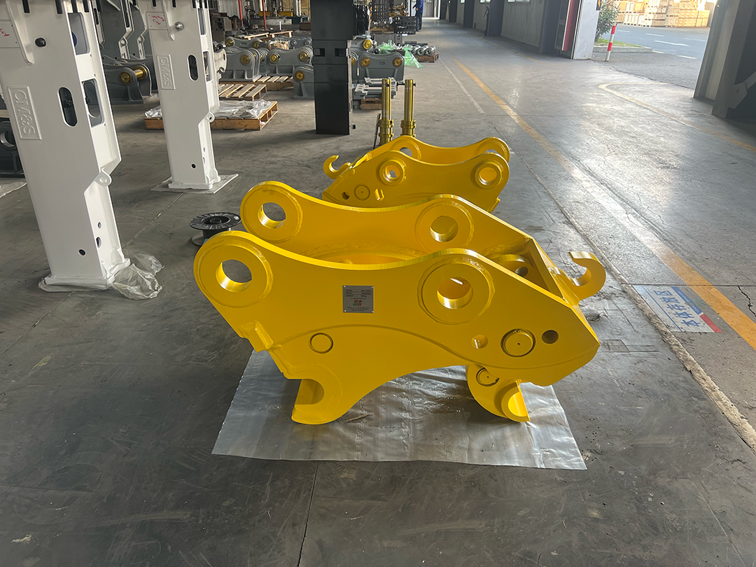 Customized Hydraulic Quick Hitch Excavator Digger Attachments For Earthwork 5