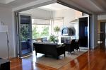 Bi-folding Door (Aluminum)