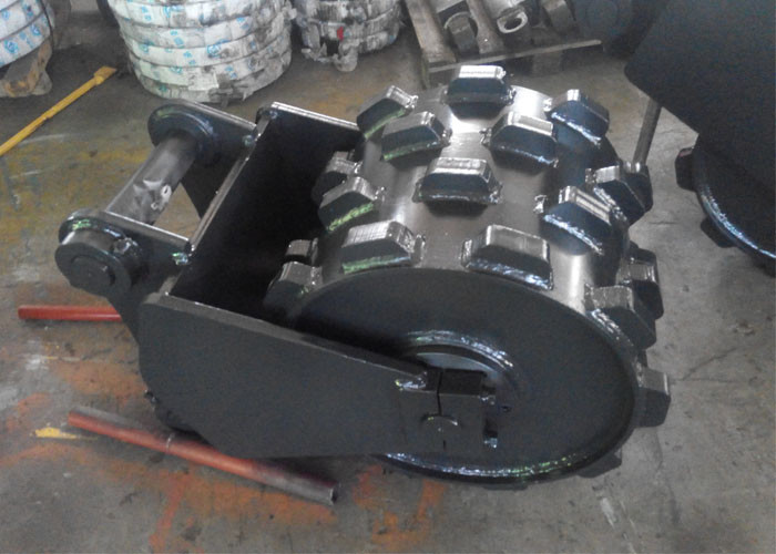 2T Compaction Wheel For Mini Excavators High Precision Bearing Rotating