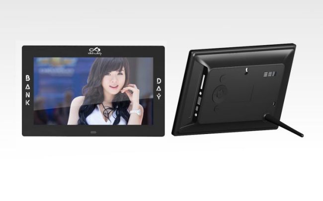digital photo frame and calendar