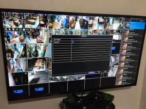 China 50 LCD Security Monitor Camera System 4K UHD Wall Mount 3 HDMI Ports on sale