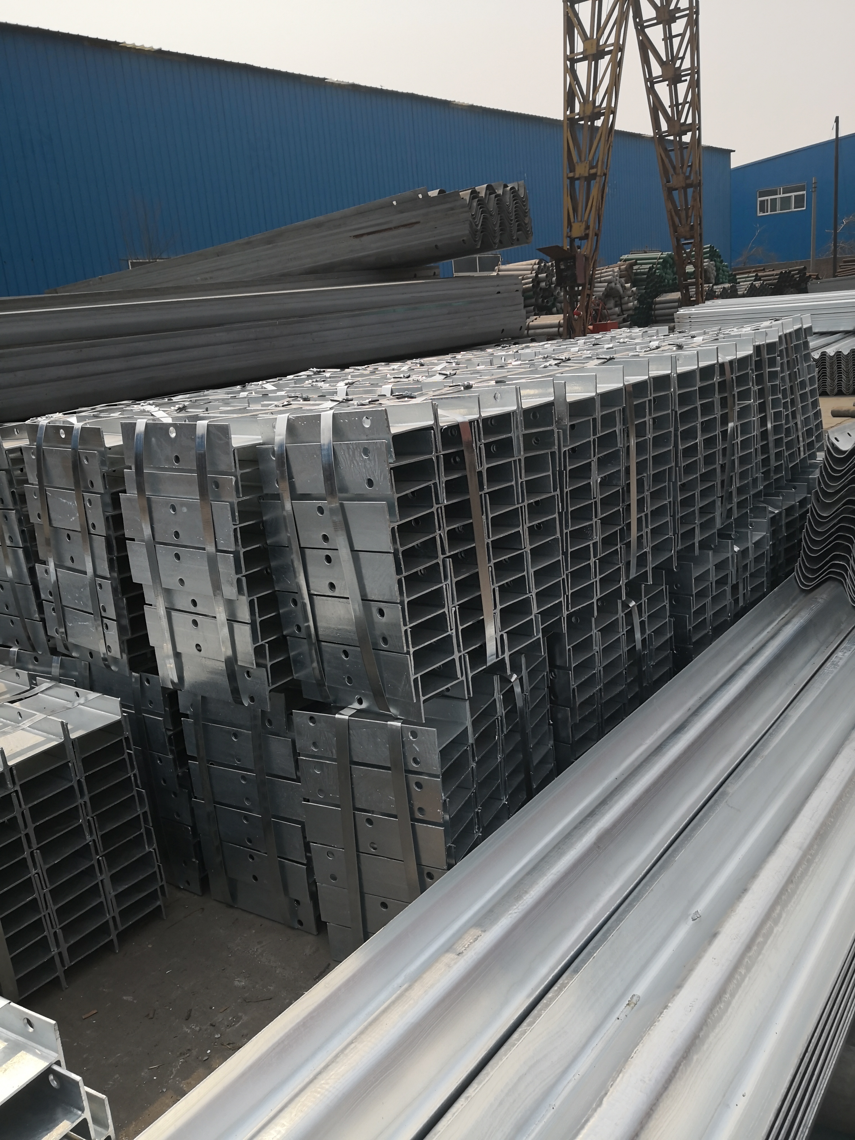 Hot Dipped Galvanized Steel Highway Guardrail H Spacer with ISO9001 2000 Certification