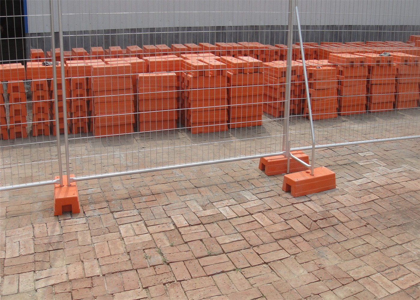 Hot Dipped Galvanized Construction Fencing , Chain Link Fence Construction