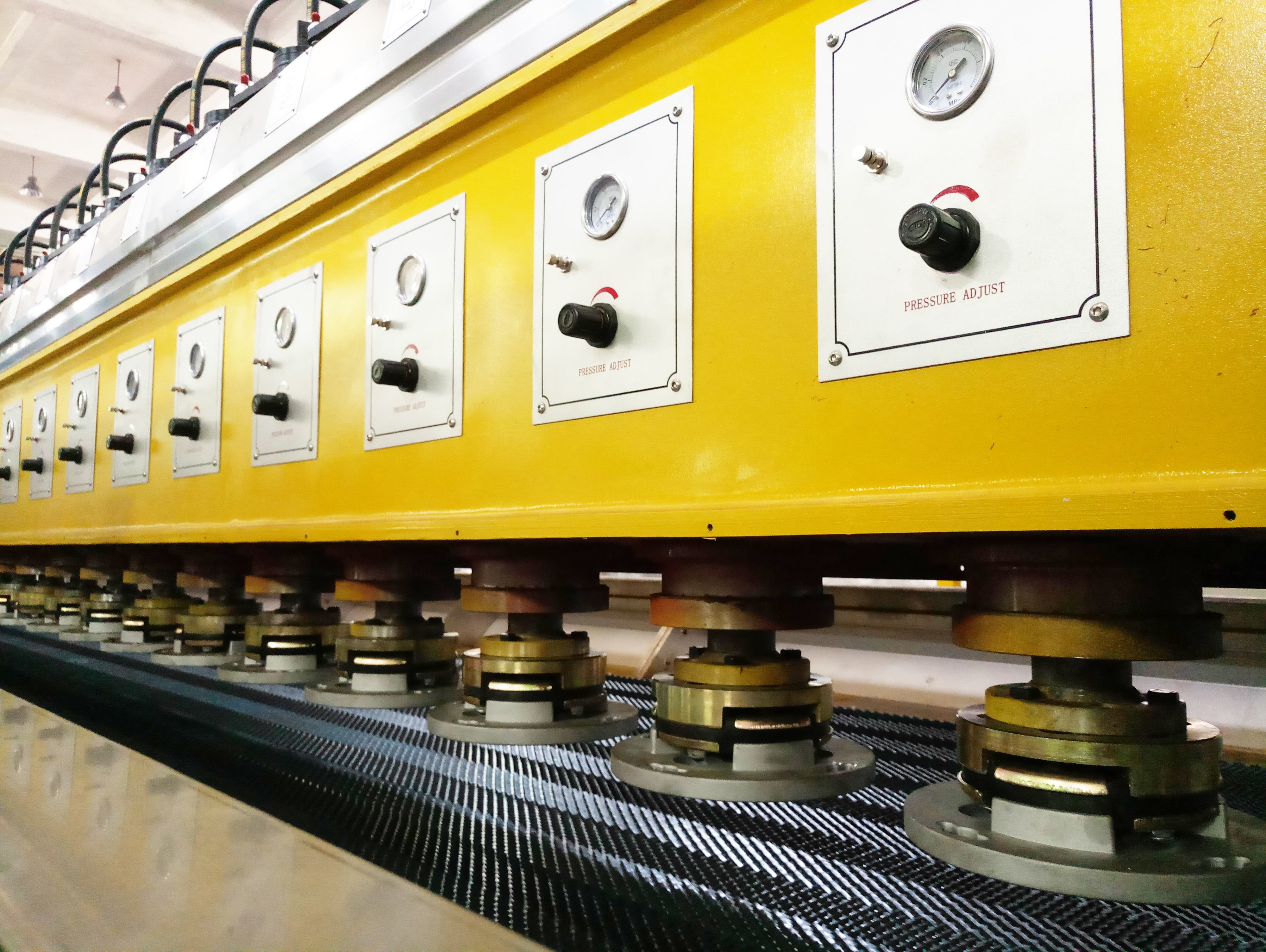 Automatic Stone Polishing Machine
