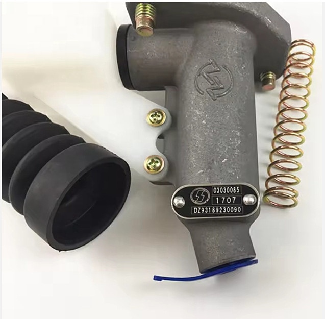 Shacman Spare Parts X3000 Clutch Master Cylinder DZ93189230090 And Reservoir Assembly