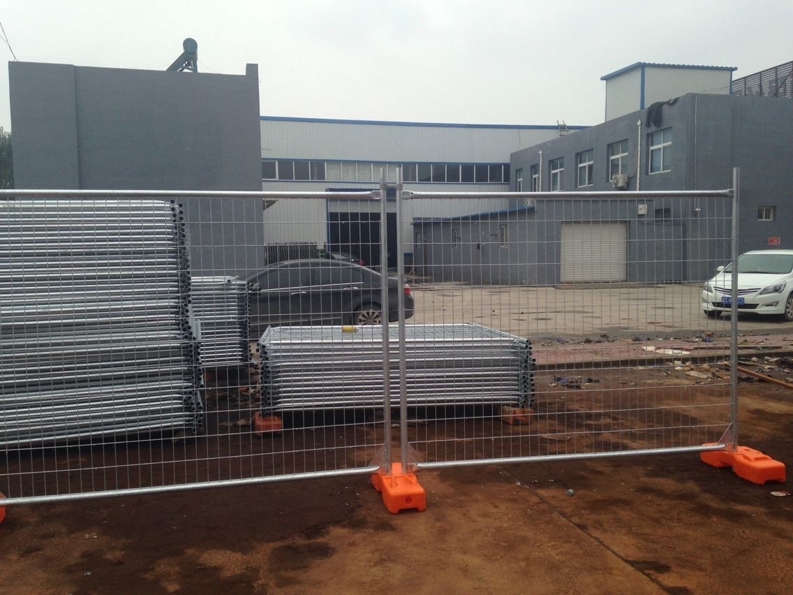 Residential Temporary Pool Fencing , Light Duty Black Mesh Pool Fence