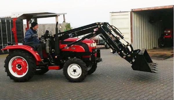 Multifunctional 2400r/Min Farm Agricultural Tractor 4wd Agricultural Mini