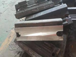 China Wear Resistant Chrome Cast Iron Parts Blow Bars For Impact Crushers on sale