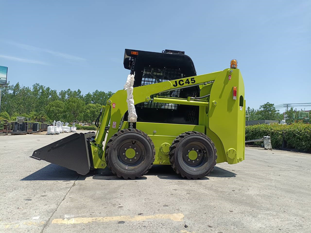 30 HP Mini Skid Steer Loader JC45 Power And Efficiency Heavy Duty Wheel Loader