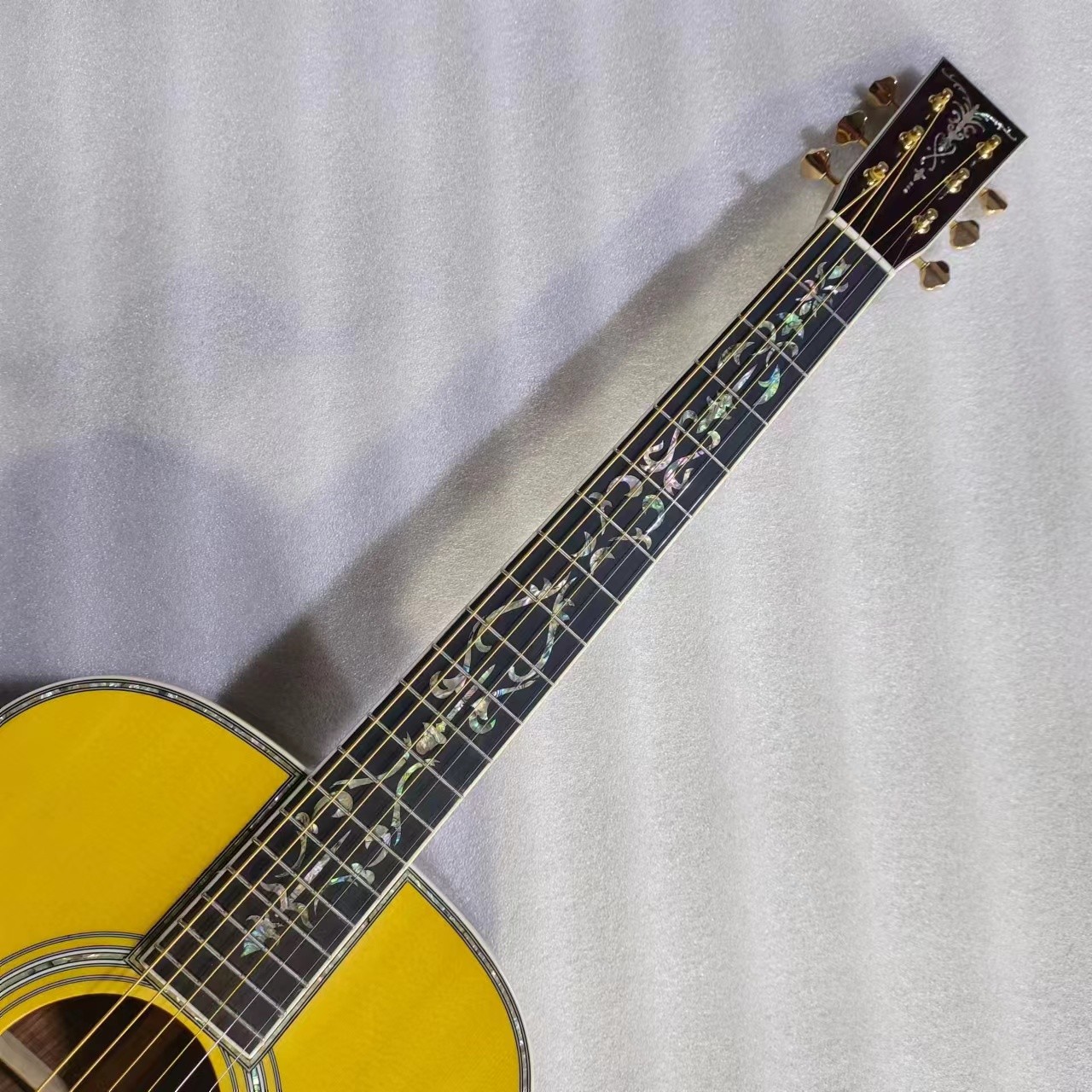 Custom Martin style OM body solid santo back side acoustic guitar 40 inch