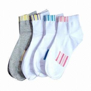 Quality Custom logo, deisgn various color cotton socks wholesale