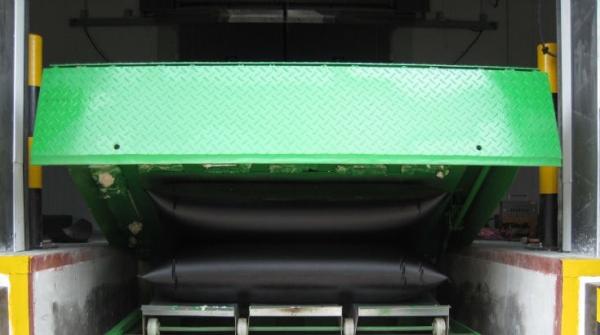 Cheap Low Maintenance Airbag Lifting System , Protecting Environment Loading Dock Leveller for sale