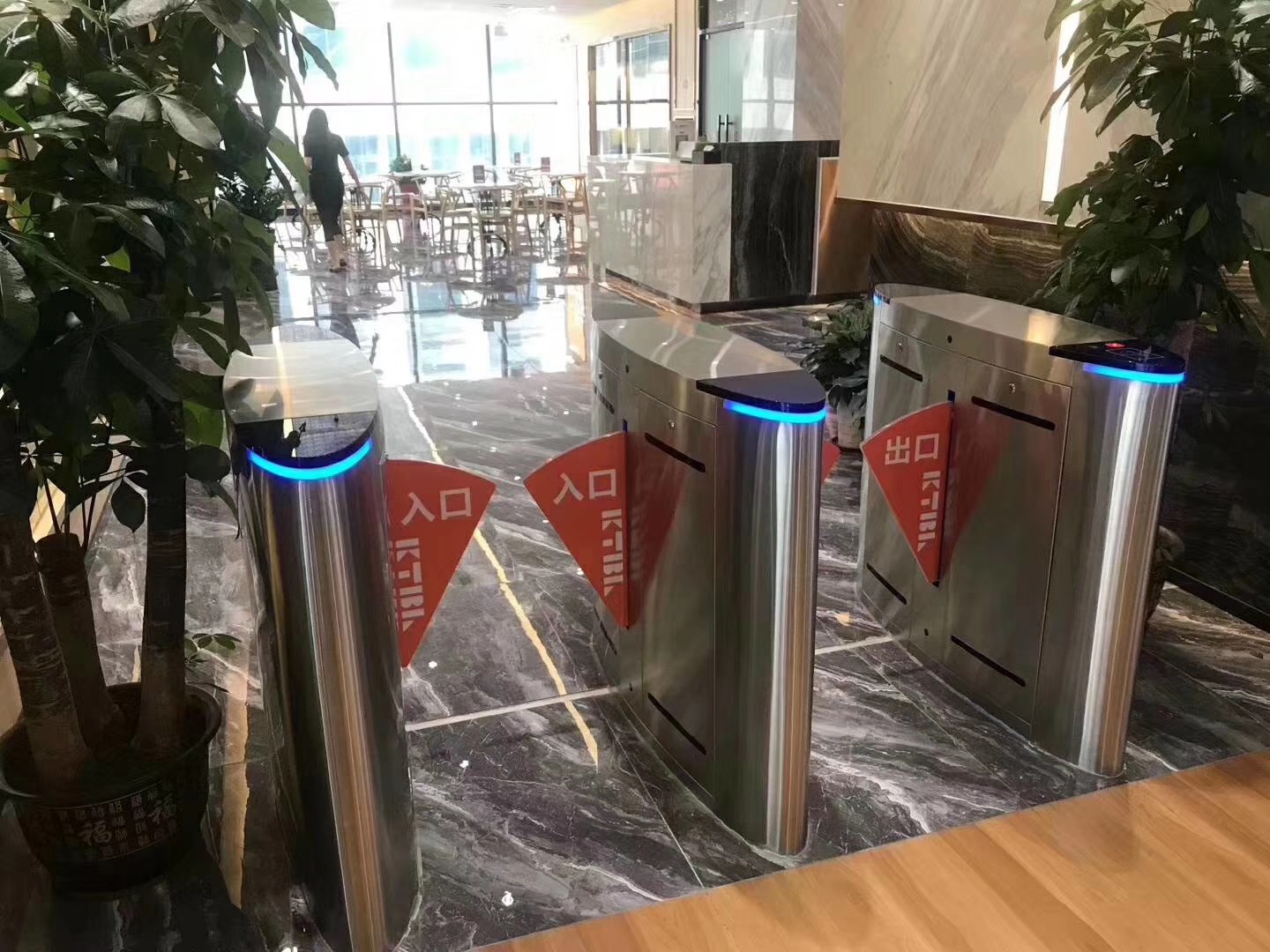Electronic ID IC Card Retractable Flap Barrier Smart Pedestrian Control