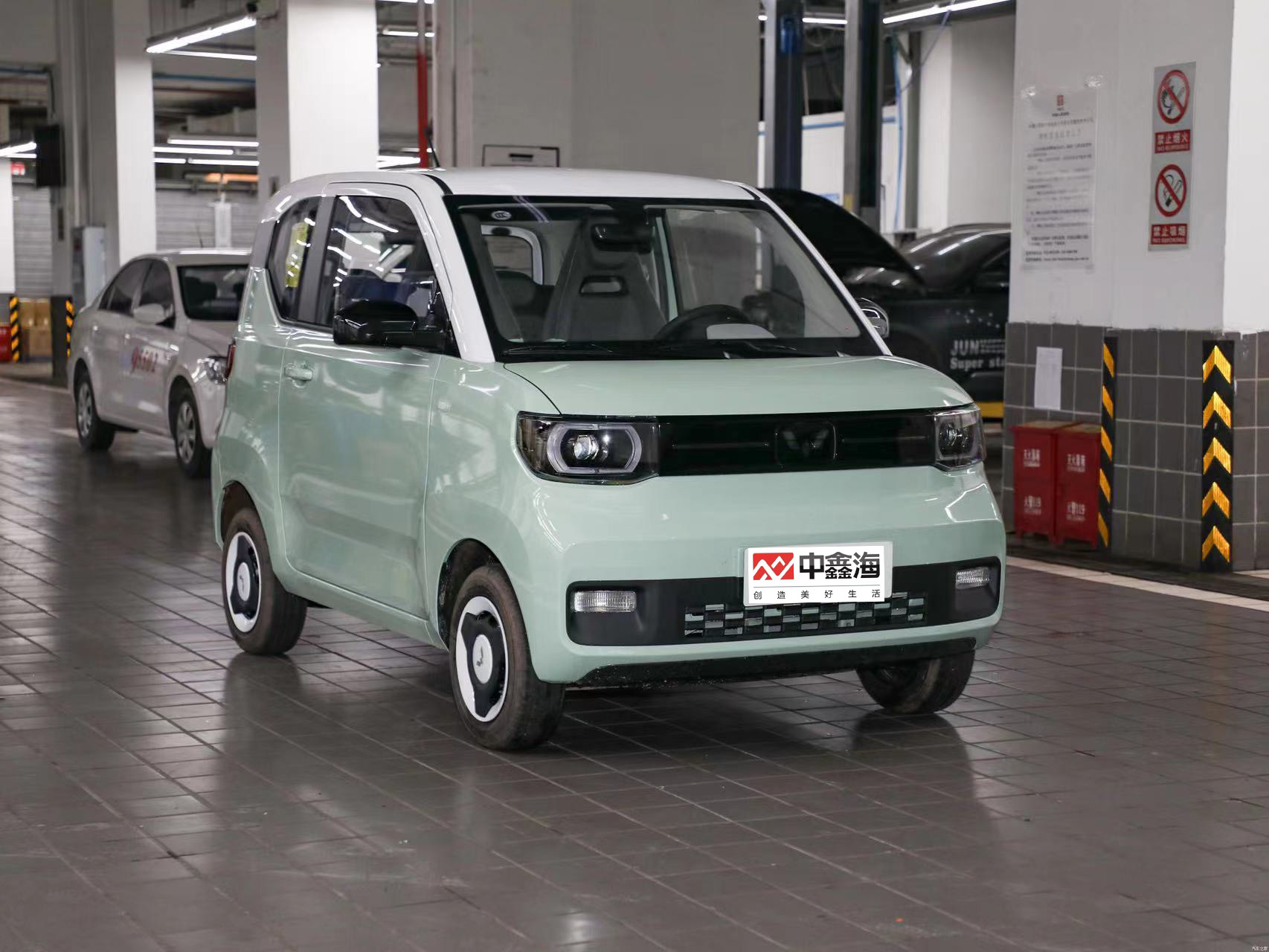 Hongguang MINIEV2022 Macaron Fashion 120KM ternary lithium Chinese Cars Electric Charger For Electric Car Cheap Adult Electric