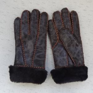 Quality Attractive design printed Russian sheepskin shearling warm gloves winter wholesale