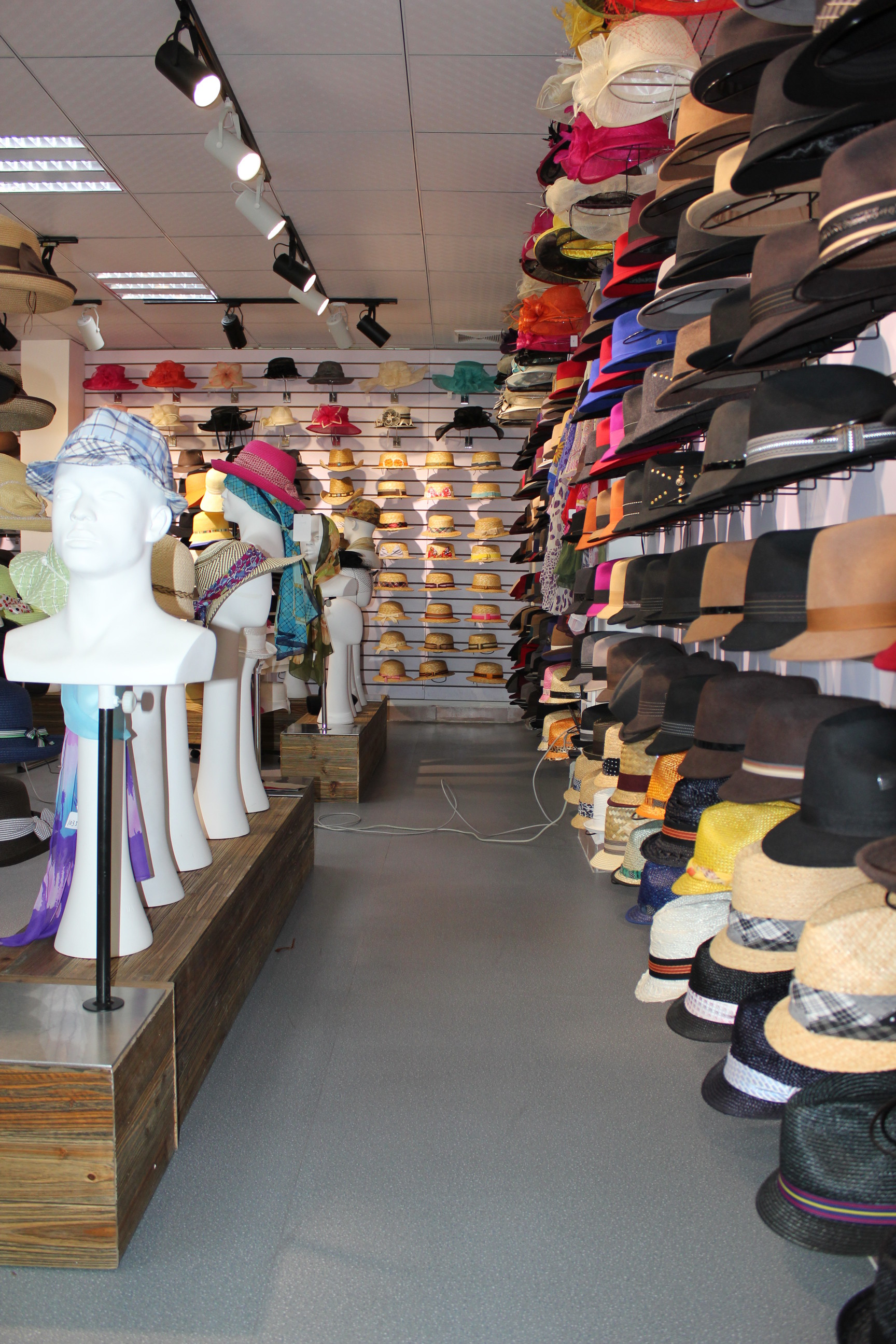 2018 hot sale nylon hat cowboy hat, Laddies beach summer hat Bucket hat with neck cord
