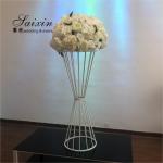 Outdoor Wedding Flower Stand Metal Floral Arrangement Stand White Geometric