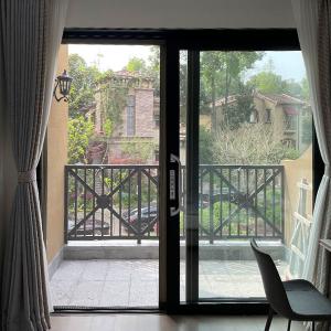Quality Invisible Aluminum Alloy Mesh Trackless Screen Door Black / White wholesale