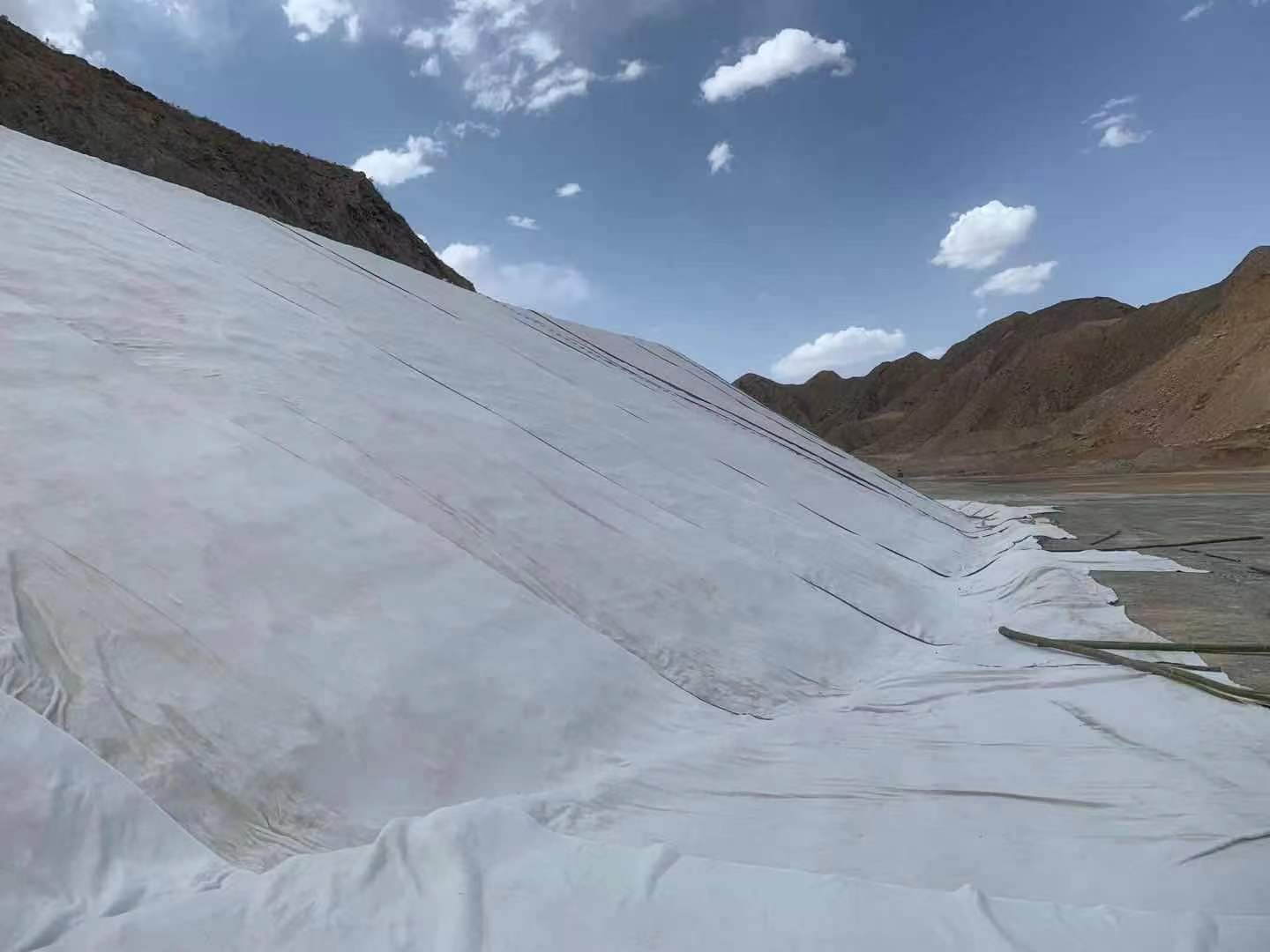 Permanent Waterproof Performance Geosynthetic Clay Liner for Outdoor in Dam and Pond