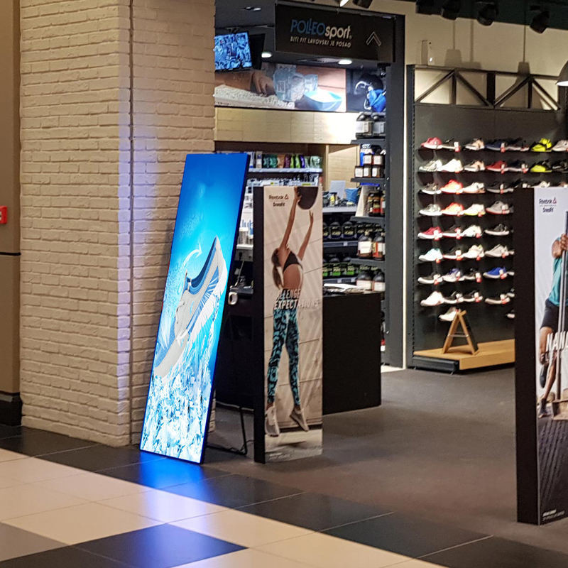 Shopping Mall 640x1920mm P2.5 Poster LED Display Wireless Control For Advertising