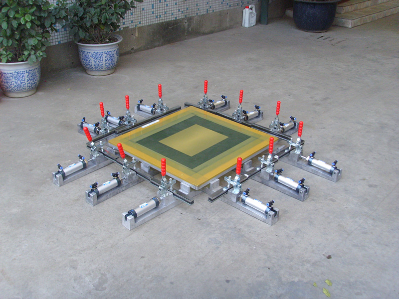 Clamp mesh stretching, pneumatic clamps