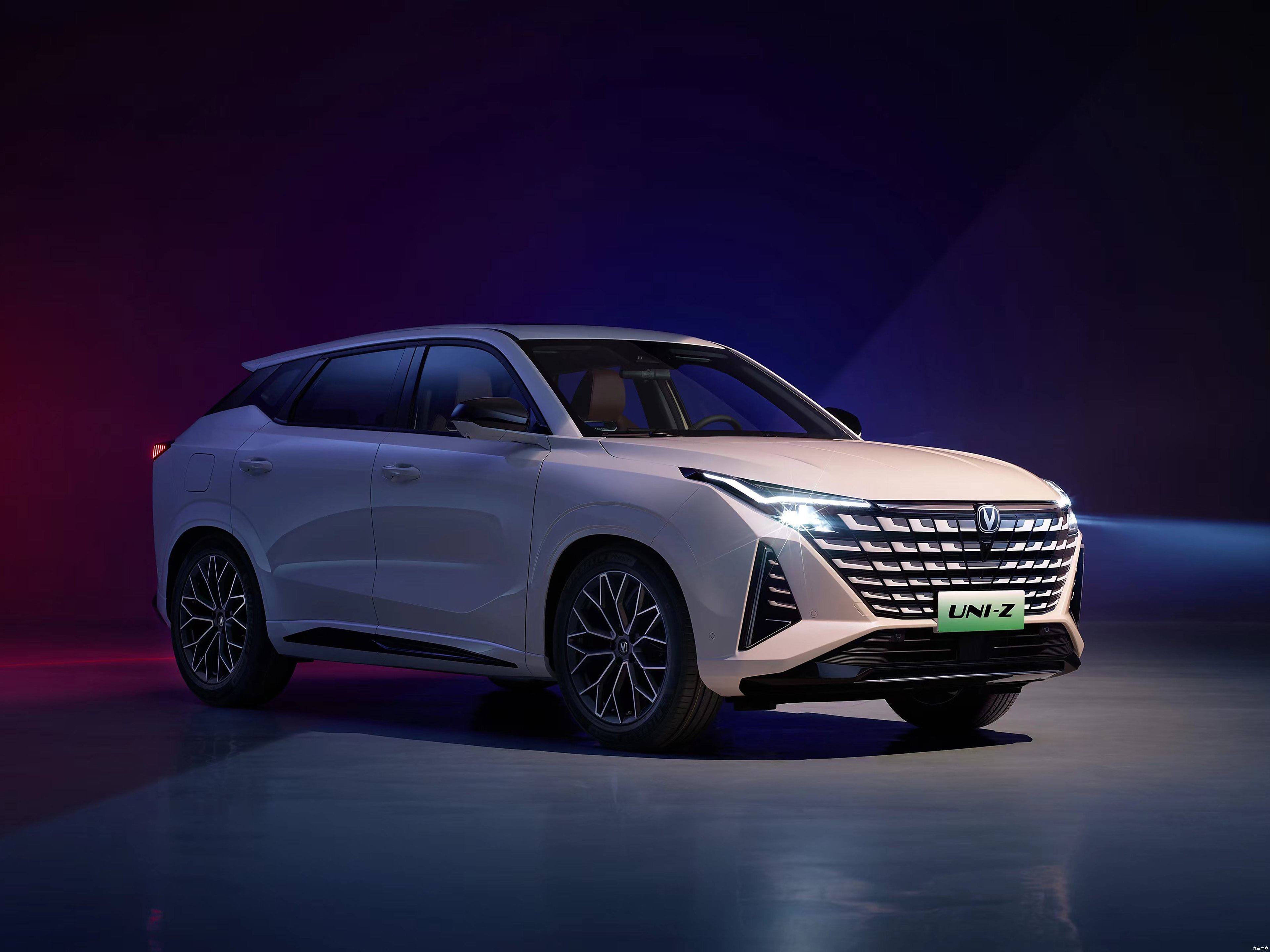 Changan UNI-Z Compact Plug-in Hybrid SUV CLTC Reaches 1200KM!