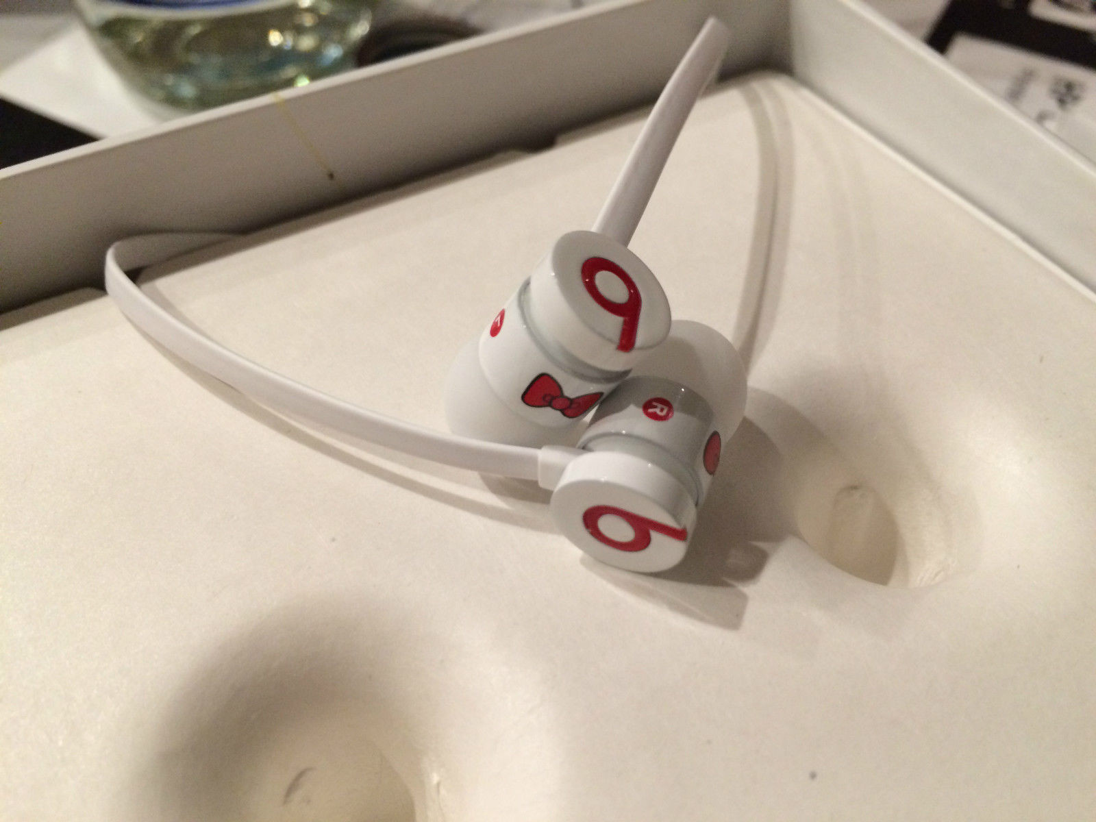 Beats by Dr.Dre urBeats hello kikty Wireless Bluetooth4.0 In-Ear Headphones Earphones