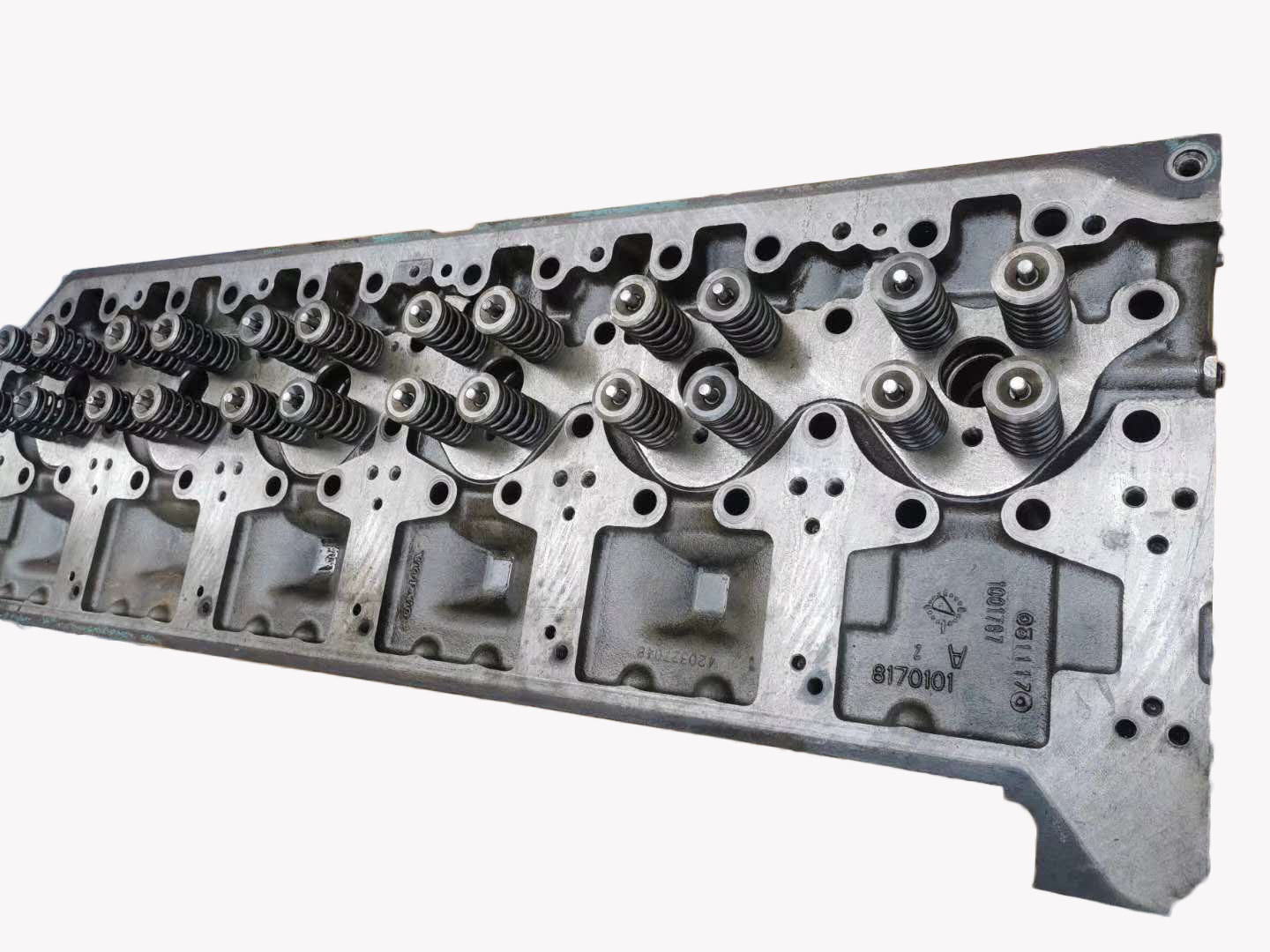 VOLVO D12D Cylinder Head Assembly
