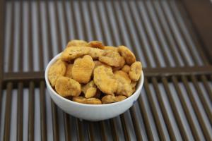 Quality Split Dried Spicy Crispy Broad Beans Size Sieved Yellow Color Coated Seasoning wholesale