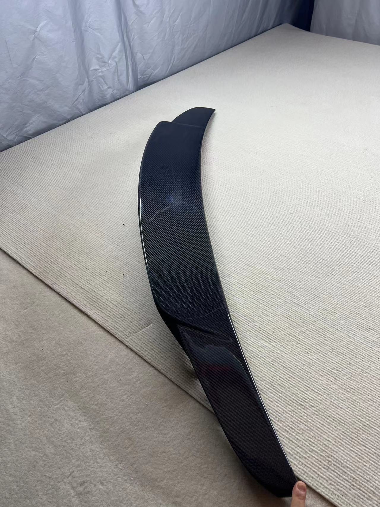For Mercedes-Benz EQE Carbon Fiber Spoiler EQE Upgrades the BS-style Carbon Fiber Spoiler Tail Wing