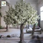 UVG High simulation fiberglass artificial wedding cherry blossom tree for stage