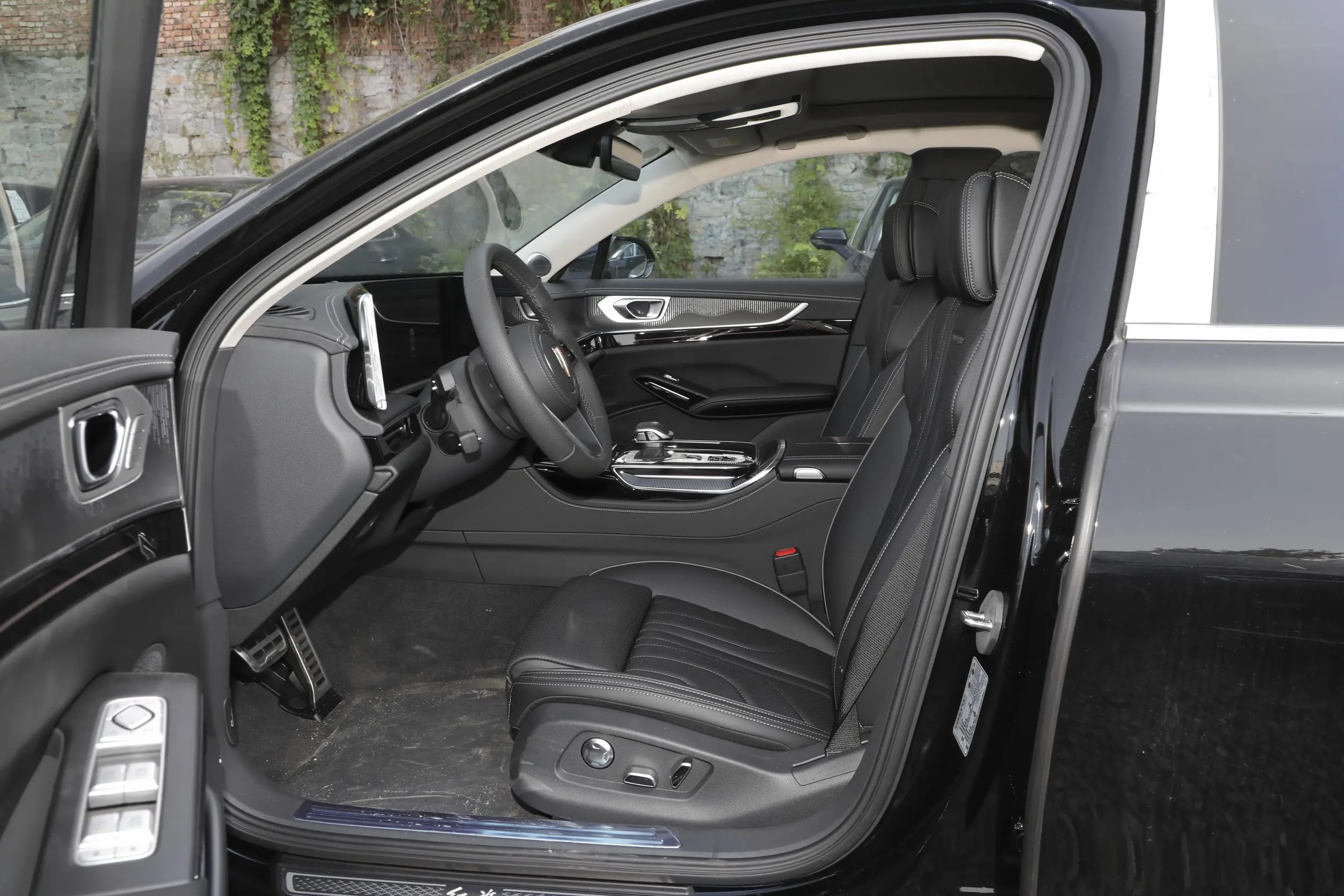 2024 Hot ELectric Cars Hongqi H9 MPV 4-door 5-seat Sedan Hybrid Cars 2.0T Energy Vehicles With Long Battery Life