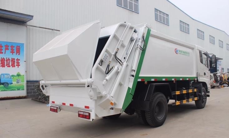 Engine Capacity 4500ml Special Purpose Truck With 1.2cbm Rubbish Bin Euro 3