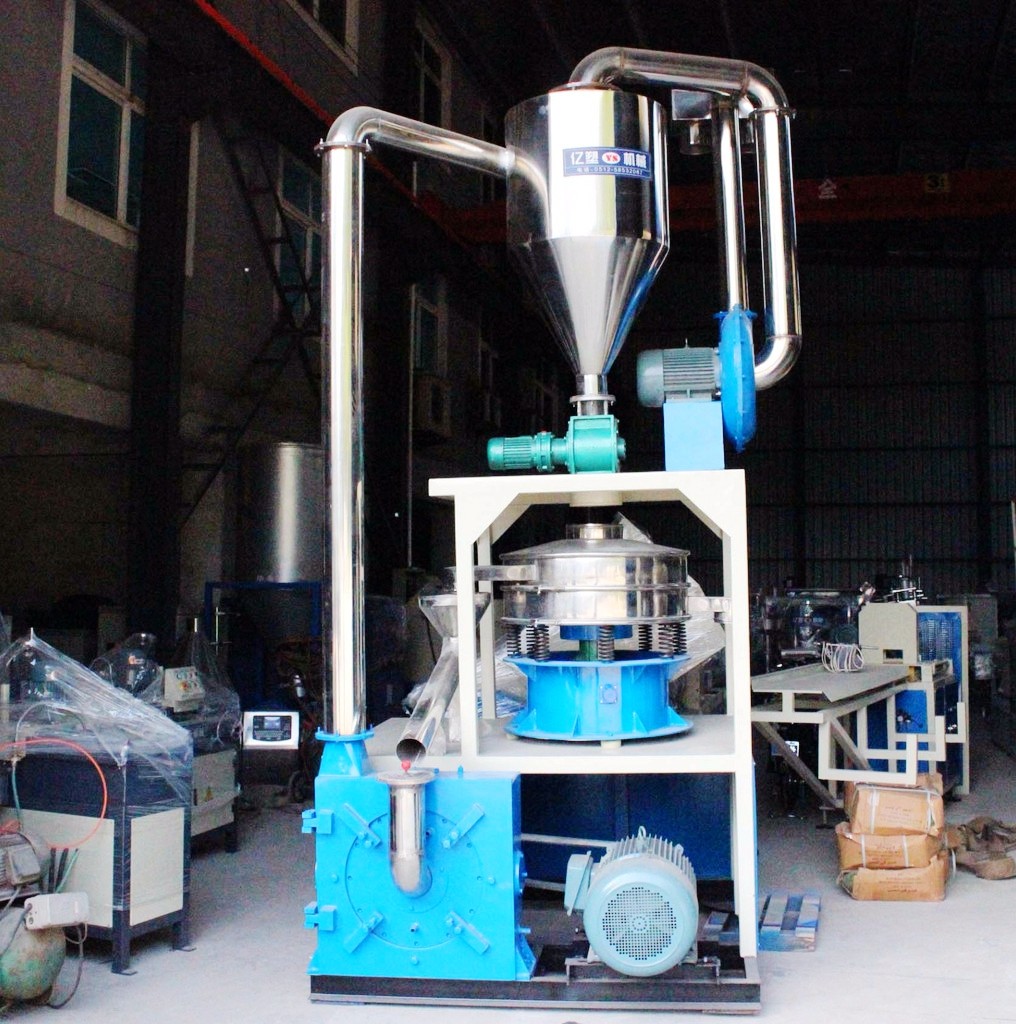 Automatic PET Recycling Machine 3900rpm Water Spray Cooling Compact Structure