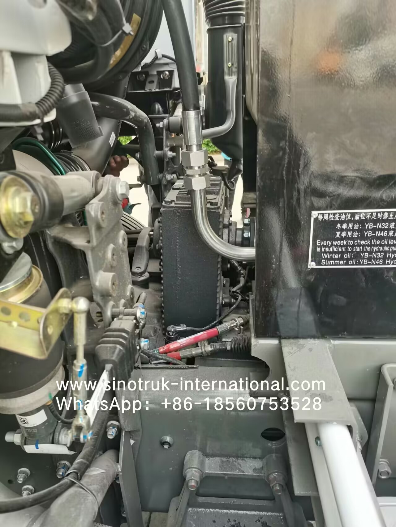 SINOTRUK HOWO Sewage Suction Truck High Pressure Cleaning 15CBM LHD 290HP