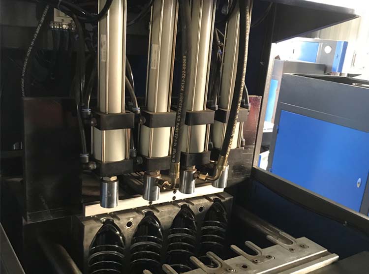 Water Bottle Making Machine Semi Automatic PET Plastic Blowing Machine PLC DELTA